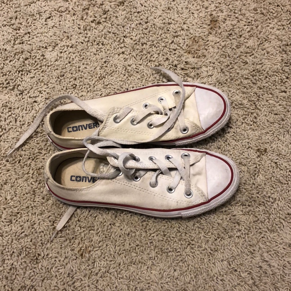 Low top white converse
